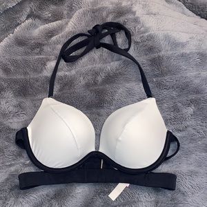 Victoria’s Secret ‘Very Sexy’ Cut Out Swim Top